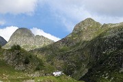 94 Il bianco Rif. Longo col Monte Sasso e l'Aga
